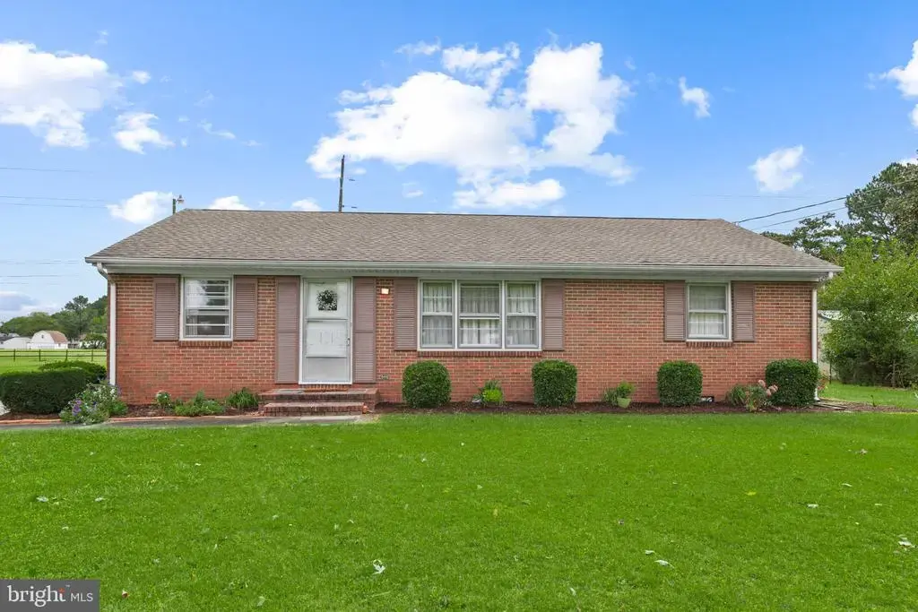 325 Calvin Dr, SALISBURY