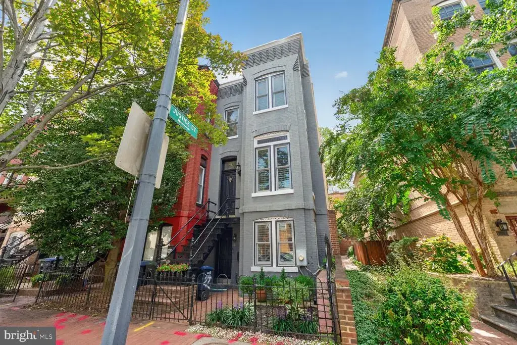 227 C St Ne, WASHINGTON