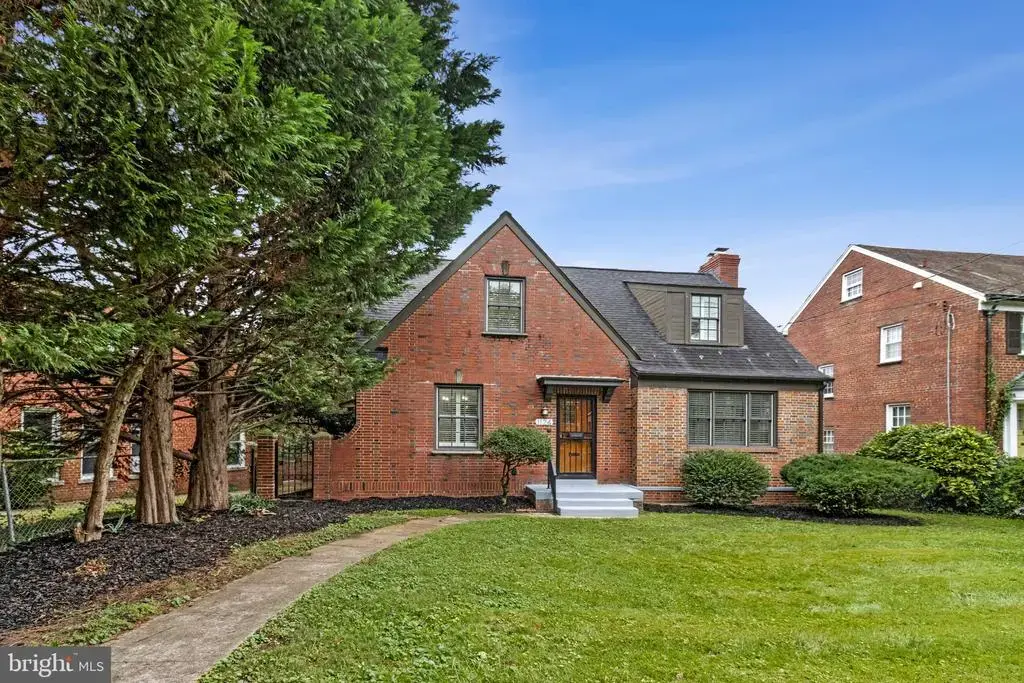 1124 Kalmia Rd Nw, WASHINGTON