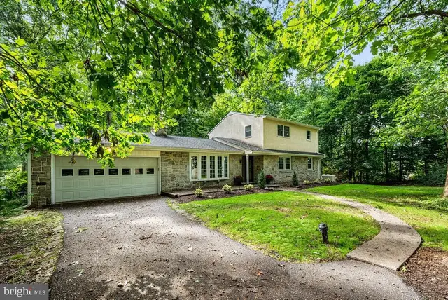 149 Grove Rd, Elverson