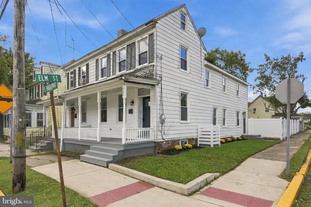 369 E Broadway, SALEM