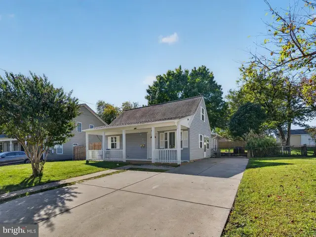 105 Sheldon St, Manassas Park