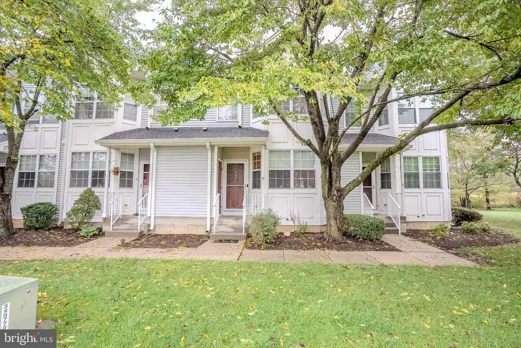 702 Blossom Cir, DAYTON