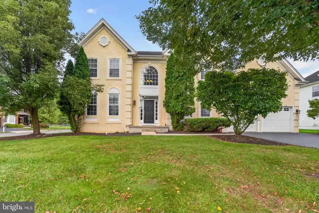 81 Crestview Dr, CLINTON