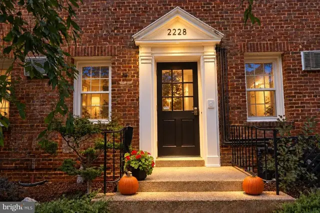 2228 40th St Nw #3, Washington