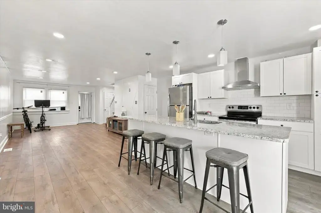 556 N Sycamore Ave, CLIFTON HEIGHTS