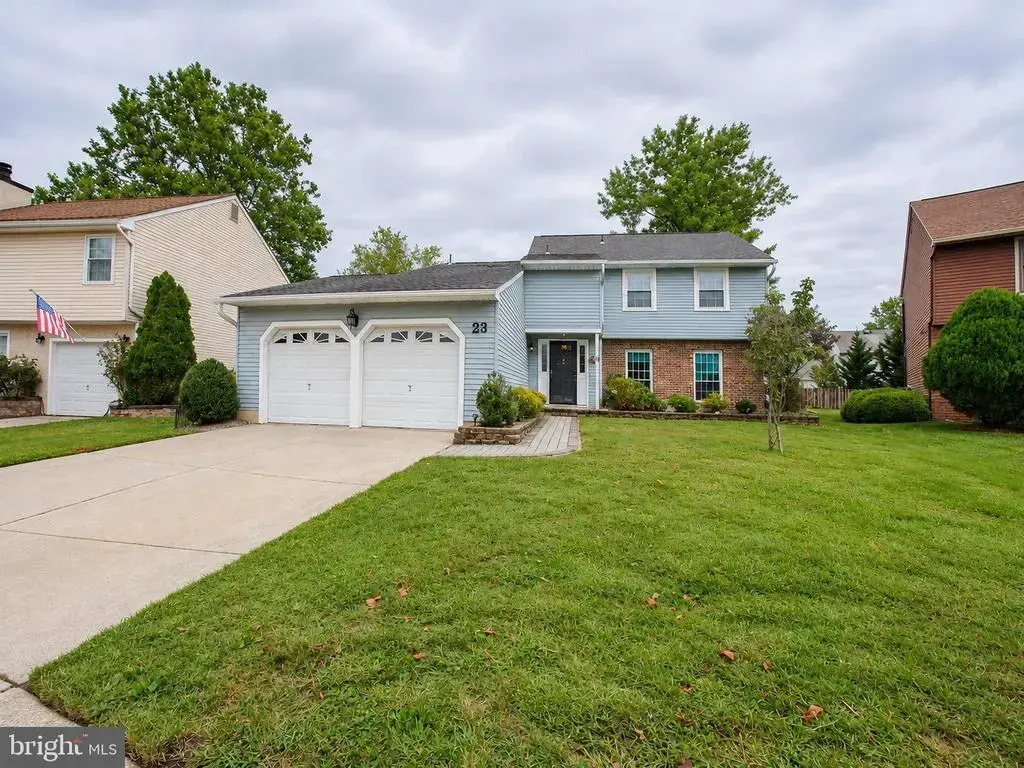 23 Iris Ct, MOUNT LAUREL