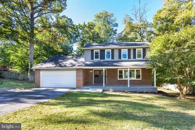 5806 Victor Dr, Sykesville