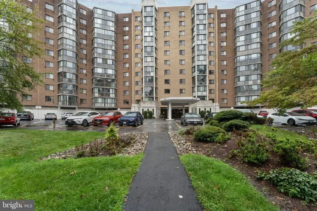 15101 Interlachen Dr #1-401, SILVER SPRING