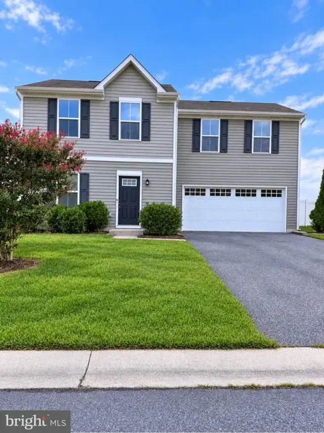36432 Carriage Walk Ln, Delmar