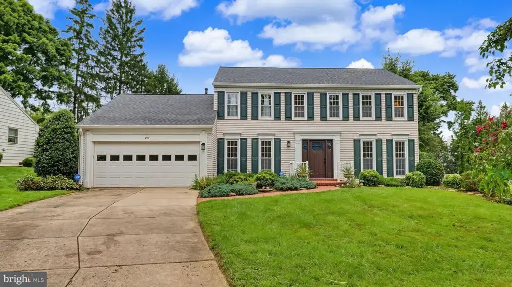 9117 Willow Pond Ln, POTOMAC