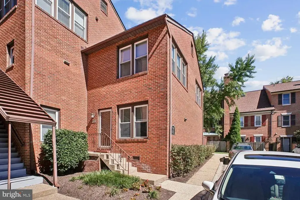 1143 N Utah St N #1143, ARLINGTON