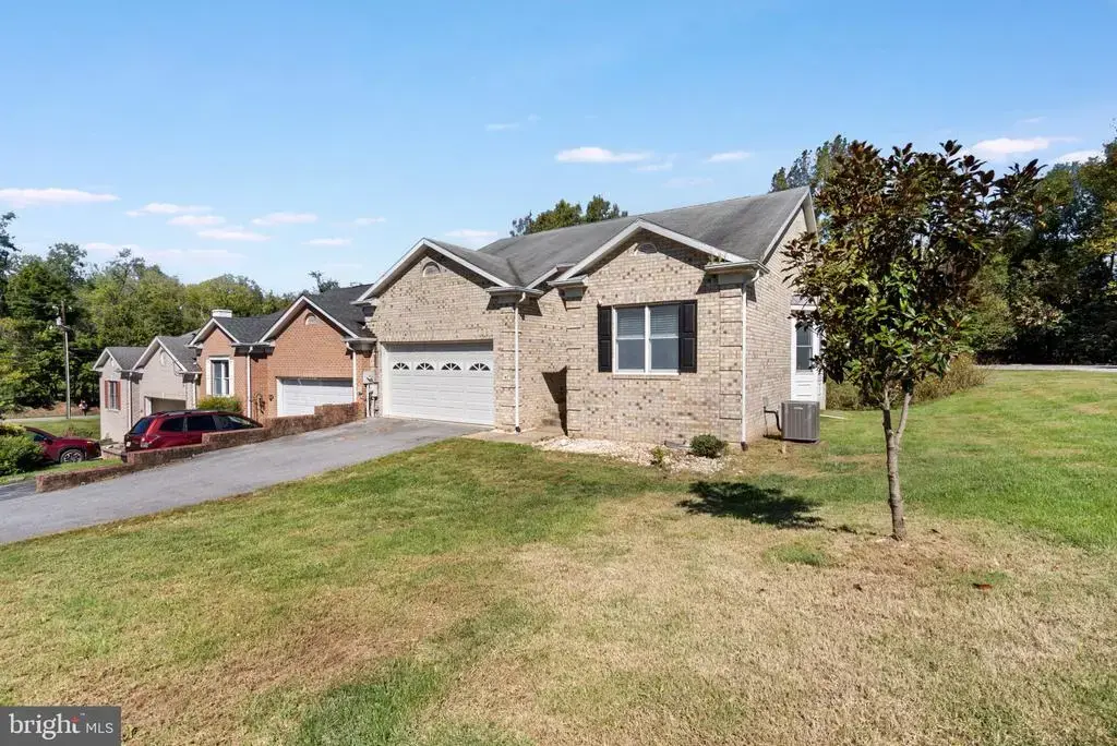 43 Bon Aire Dr, SHEPHERDSTOWN