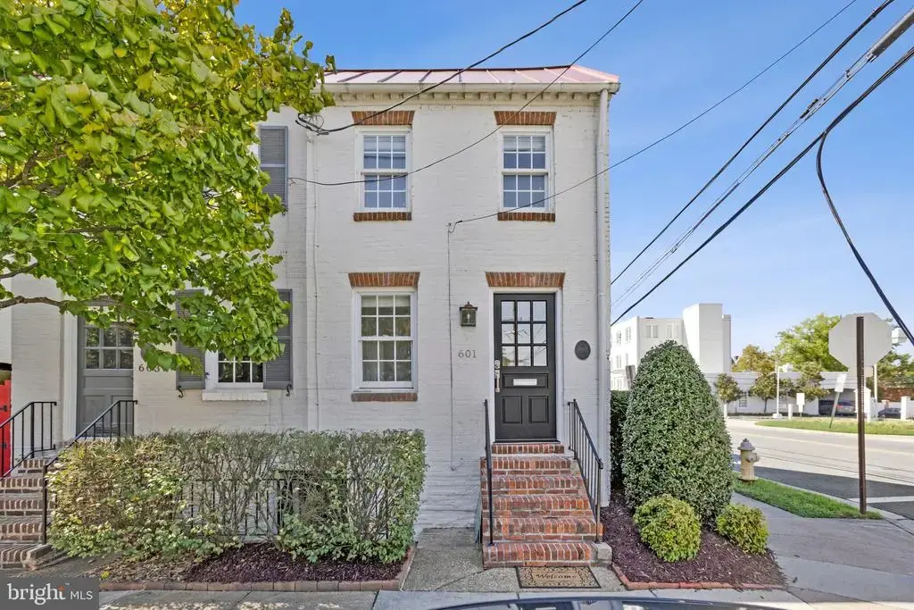 601 S St Asaph St, ALEXANDRIA