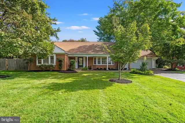 13821 Bethpage Ln, Silver Spring