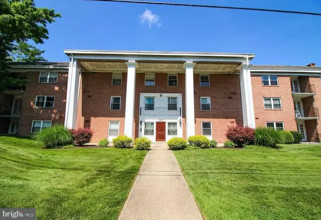 9808 47th Pl #202, College Park