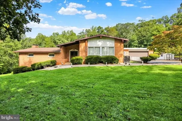 185 N Ridge Rd, Reinholds