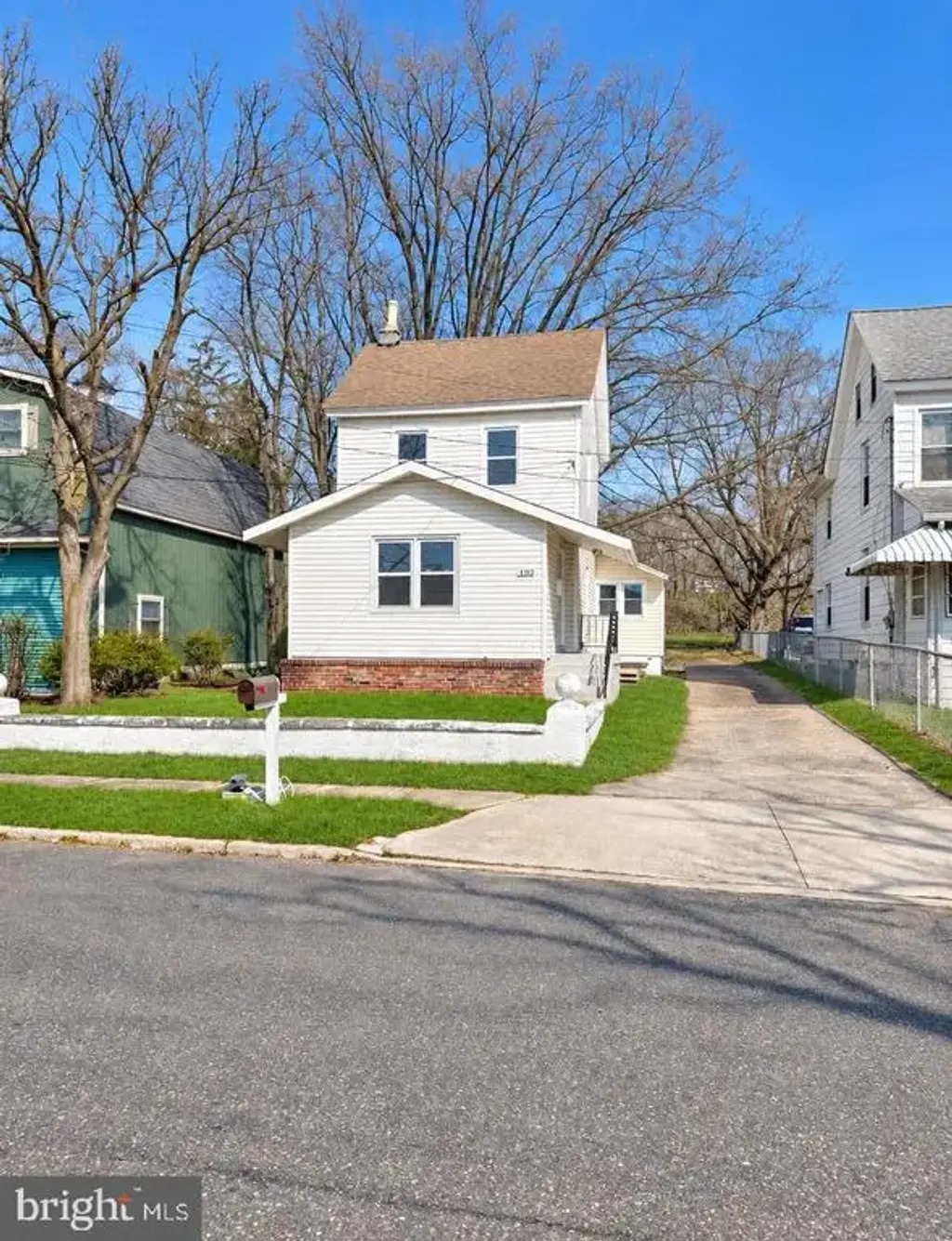103 Logan Ln, BRIDGEPORT