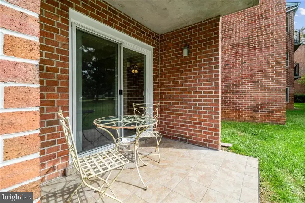 200 Chapel Ct #105, WALKERSVILLE