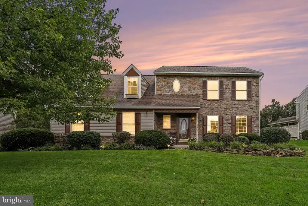 378 Squire Ln, LITITZ