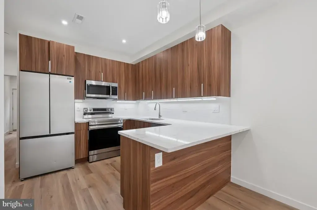 2209 N Franklin St, PHILADELPHIA