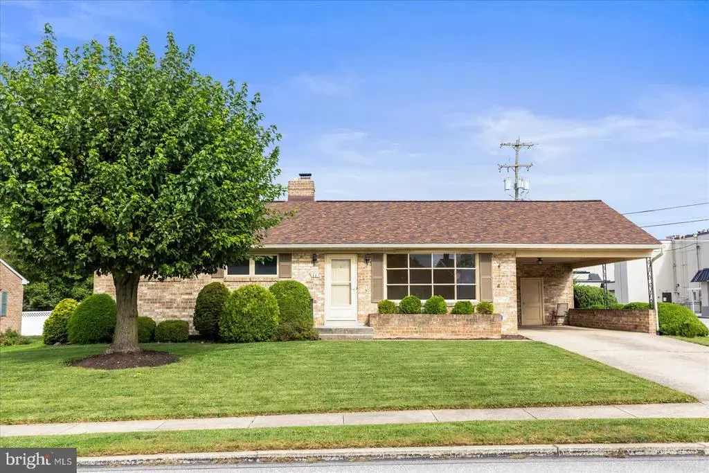 11 Kuhn Dr, HANOVER