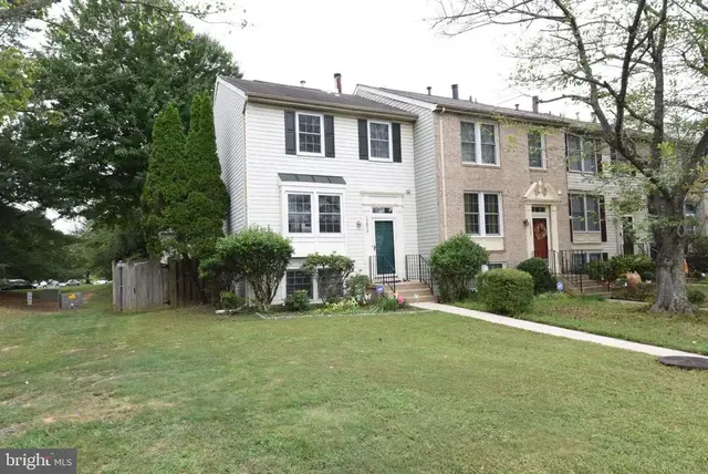 12824 Frontier Ln, Woodbridge
