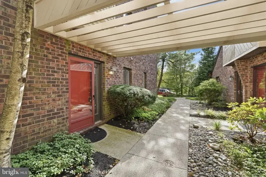 404 Mountainview Dr #404, CHESTERBROOK