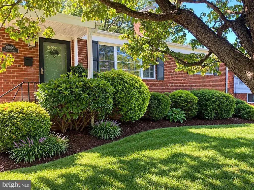 10005 Peterson St, FAIRFAX