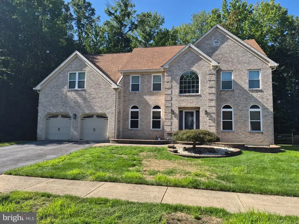 422 Post Oak Ln, NEWARK