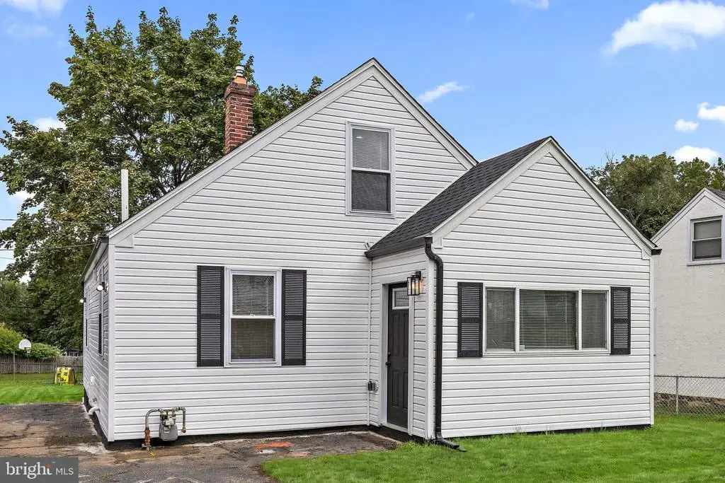 53 Seward Ln, ASTON