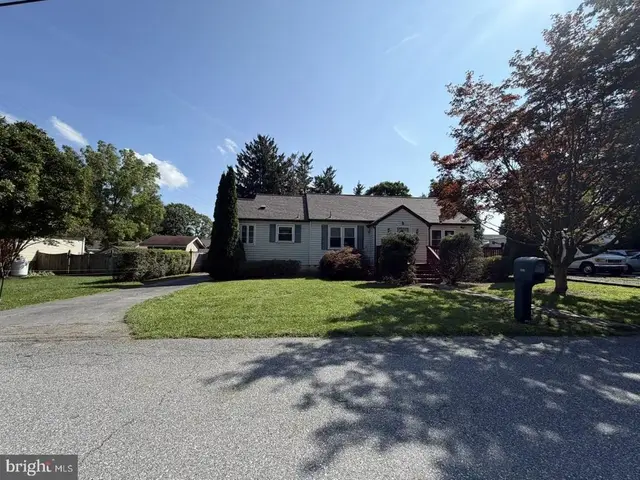 108 Paradise Ave, Mount Airy