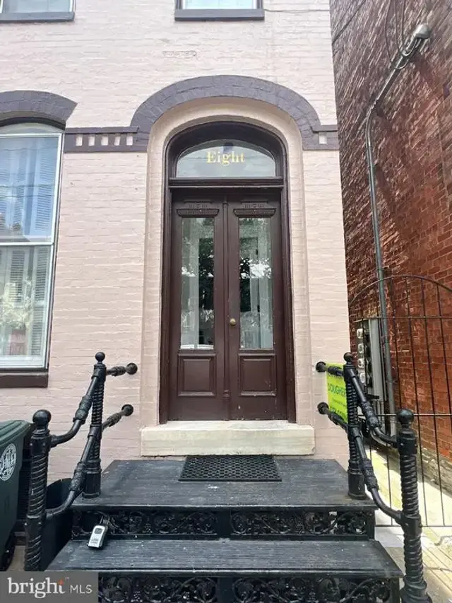 8 E 3rd St, Frederick