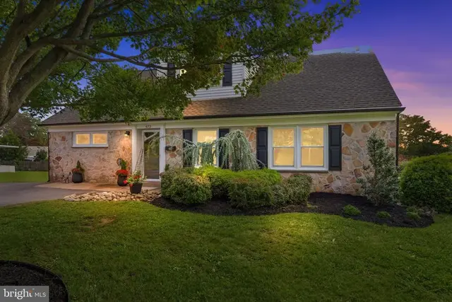 473 Sweetbriar Dr, Warminster