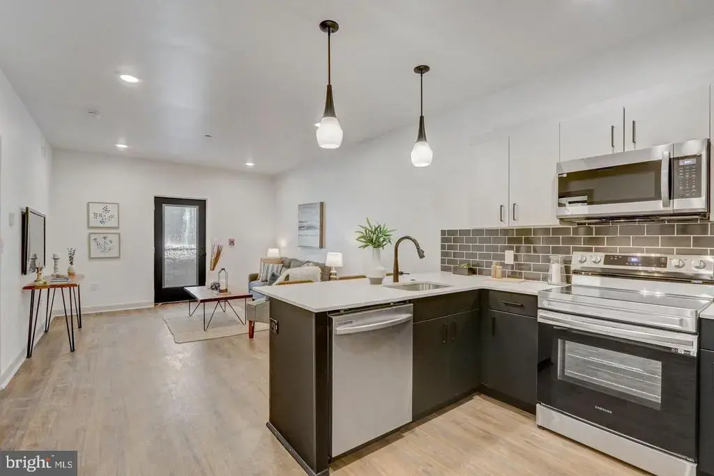 5001 Umbria St #u200, PHILADELPHIA