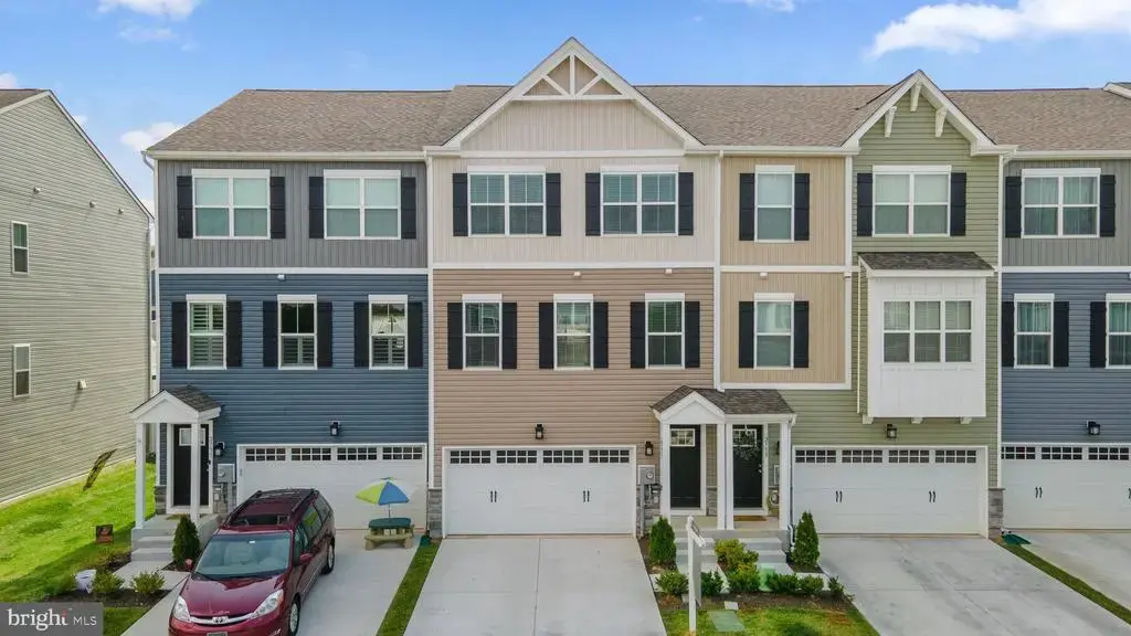 2753 Town View Cir, NEW WINDSOR