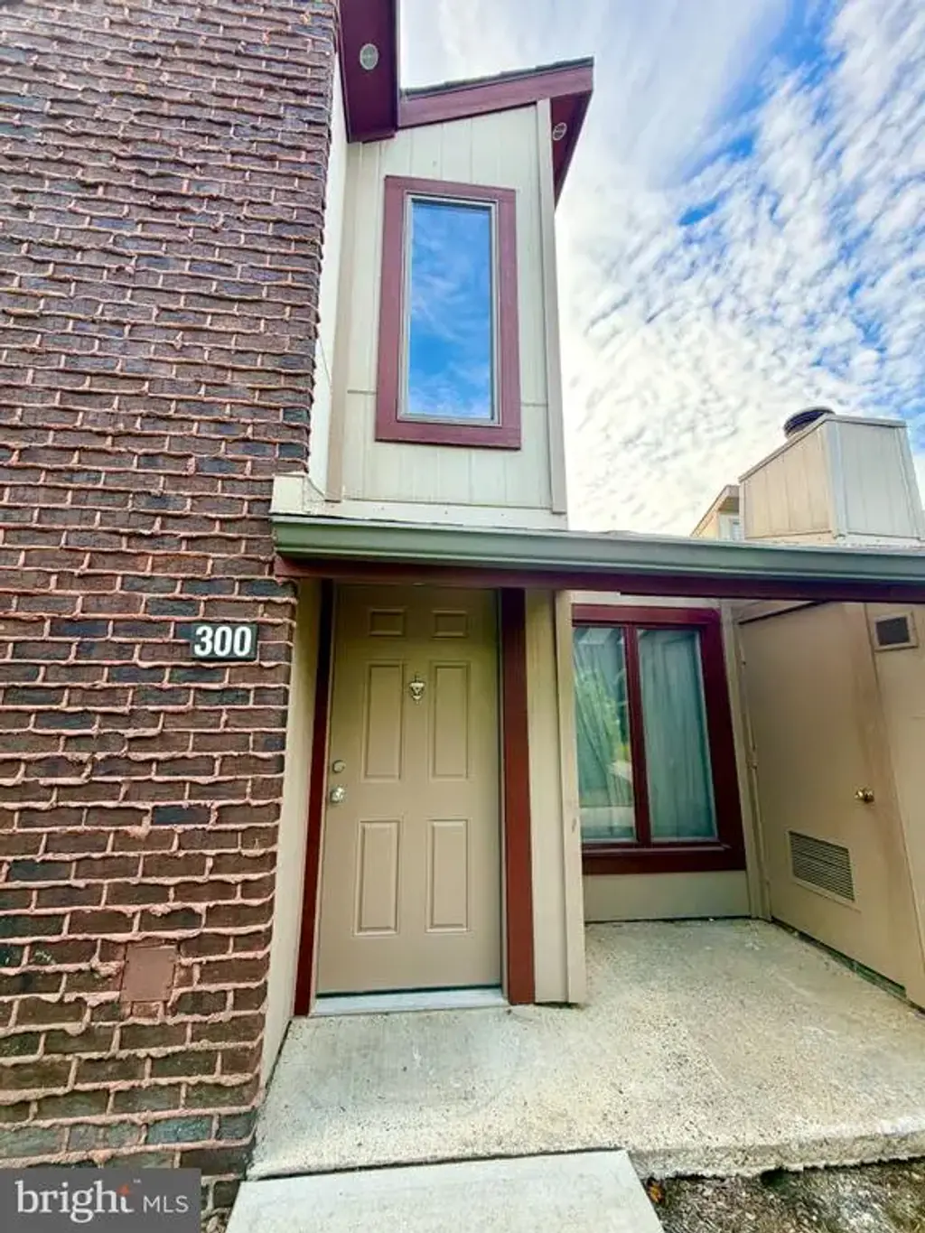 300 Uxbridge Dr, CHERRY HILL
