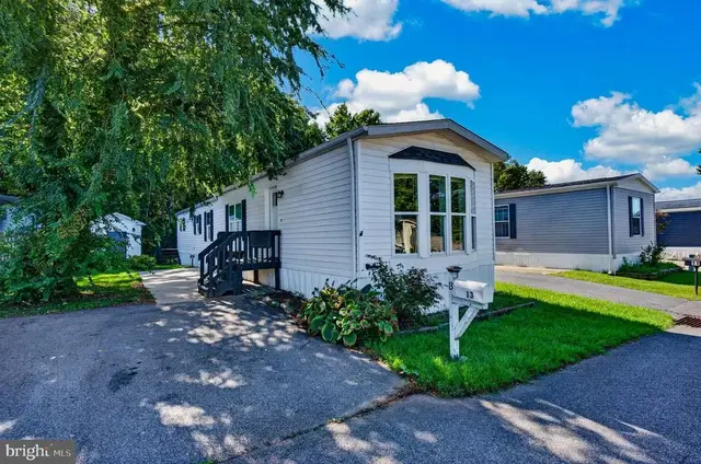 13 Tamarac Trl, Middle River