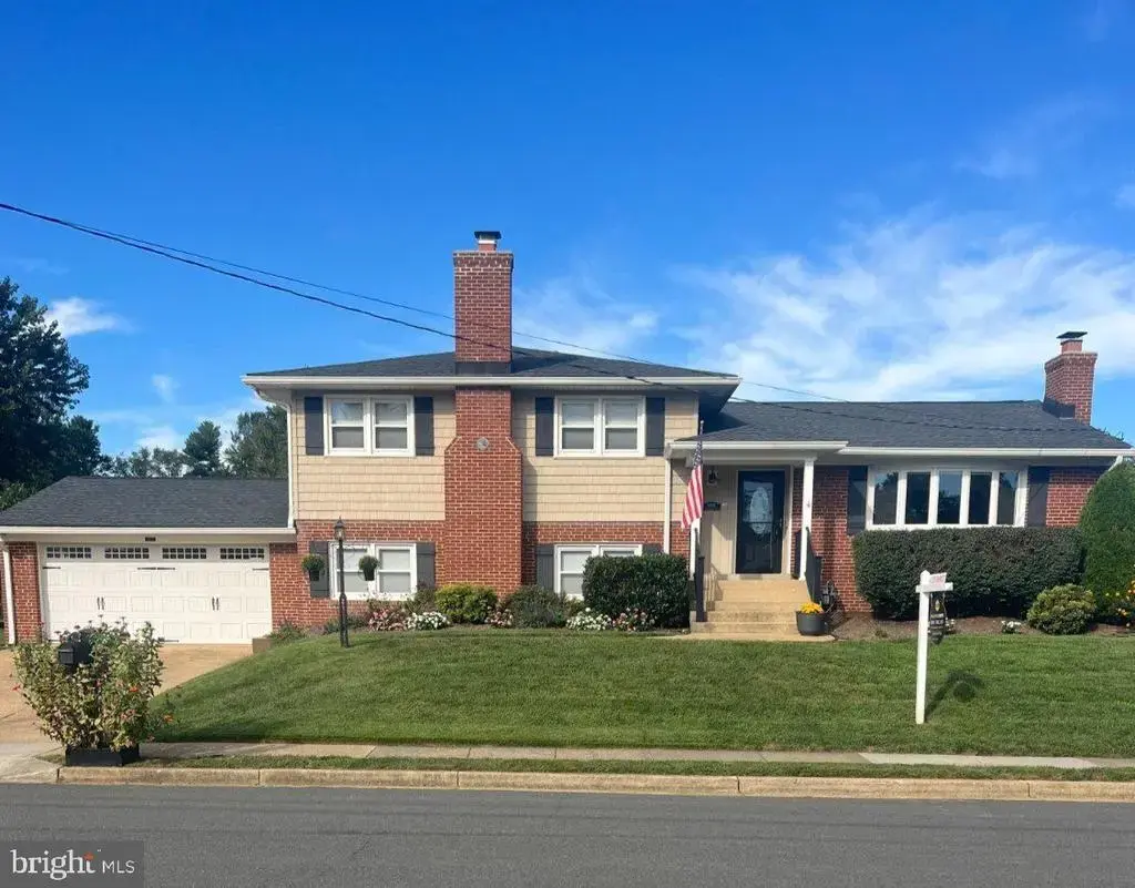 1000 Westwood Dr Ne, VIENNA