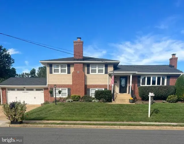 1000 Westwood Dr Ne, Vienna