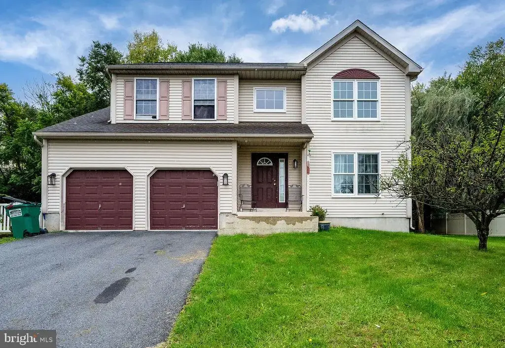 4860 Dunham Dr, READING