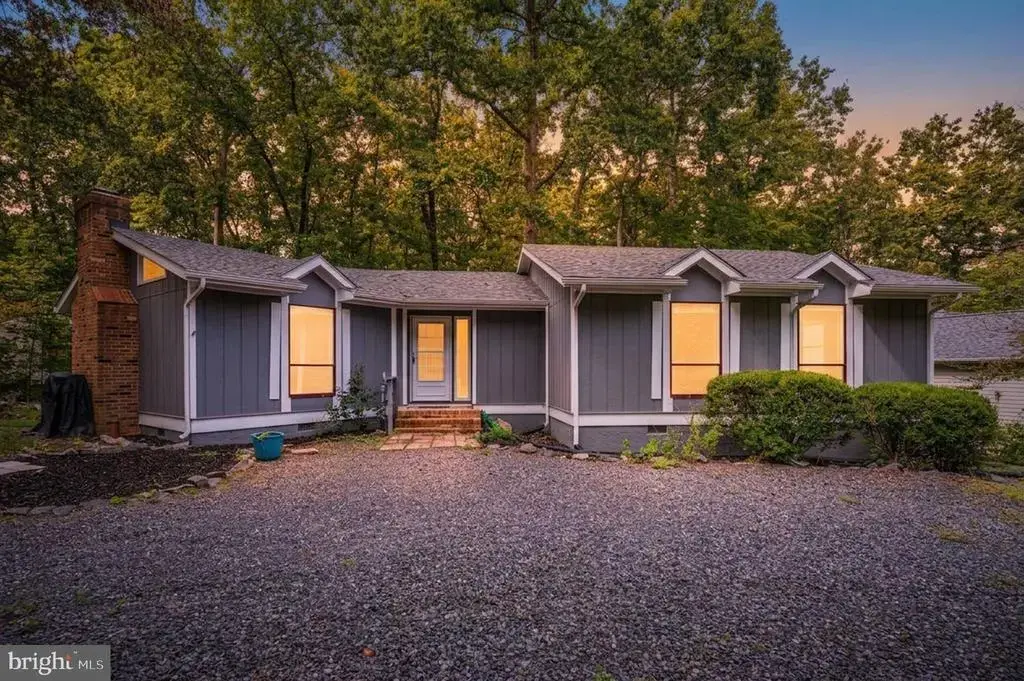 216 Wakefield Dr, LOCUST GROVE