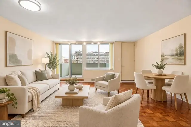 604 S Washington Sq #1308, Philadelphia