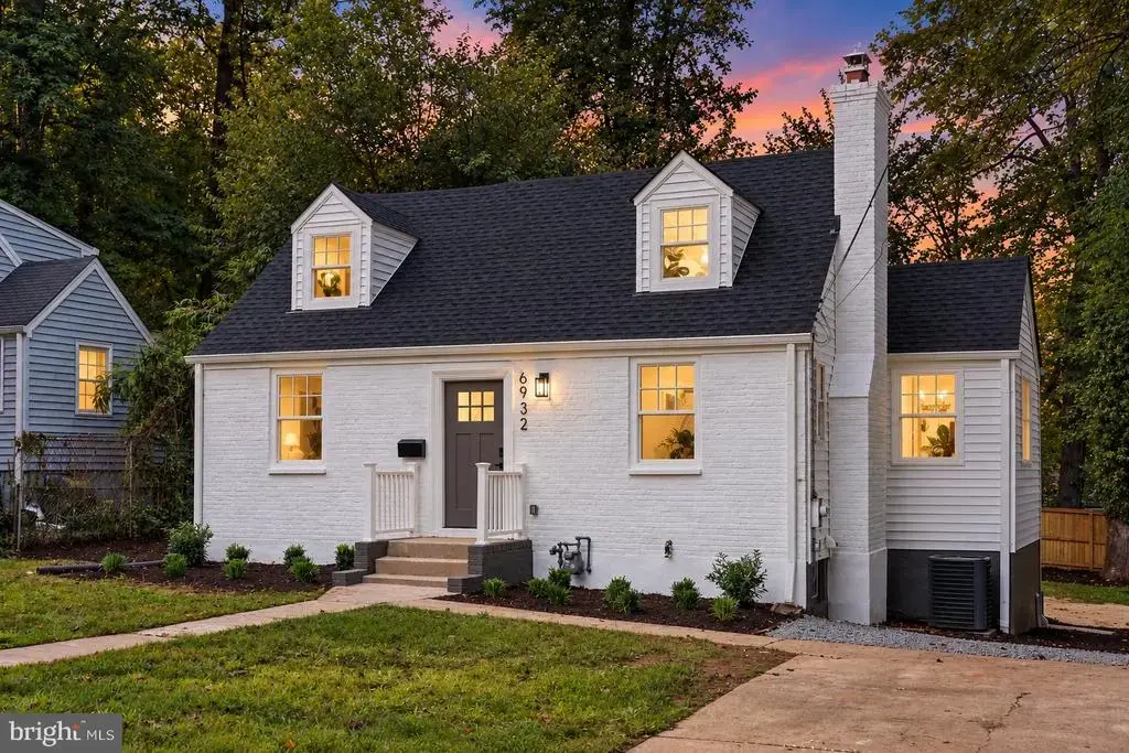 6932 Chestnut Ave, FALLS CHURCH