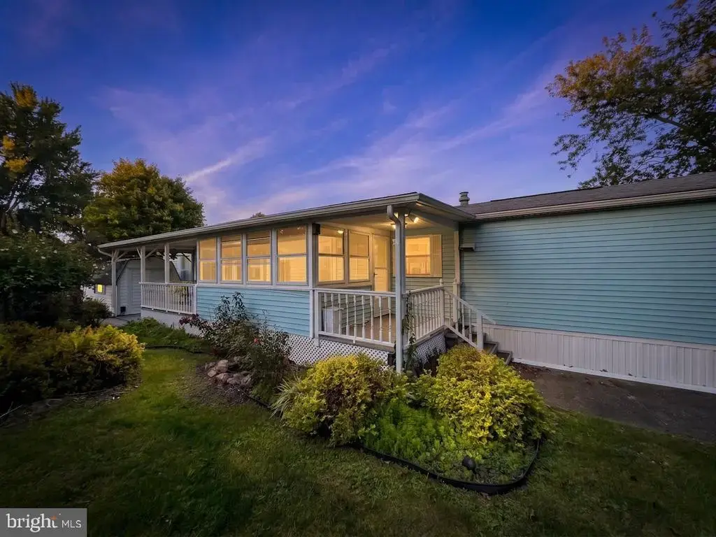 27 Cypress Ln, CARLISLE