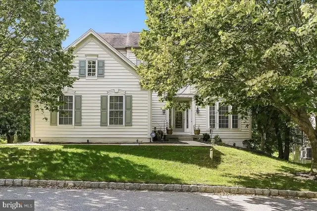 8 Ridings Way, West Chester