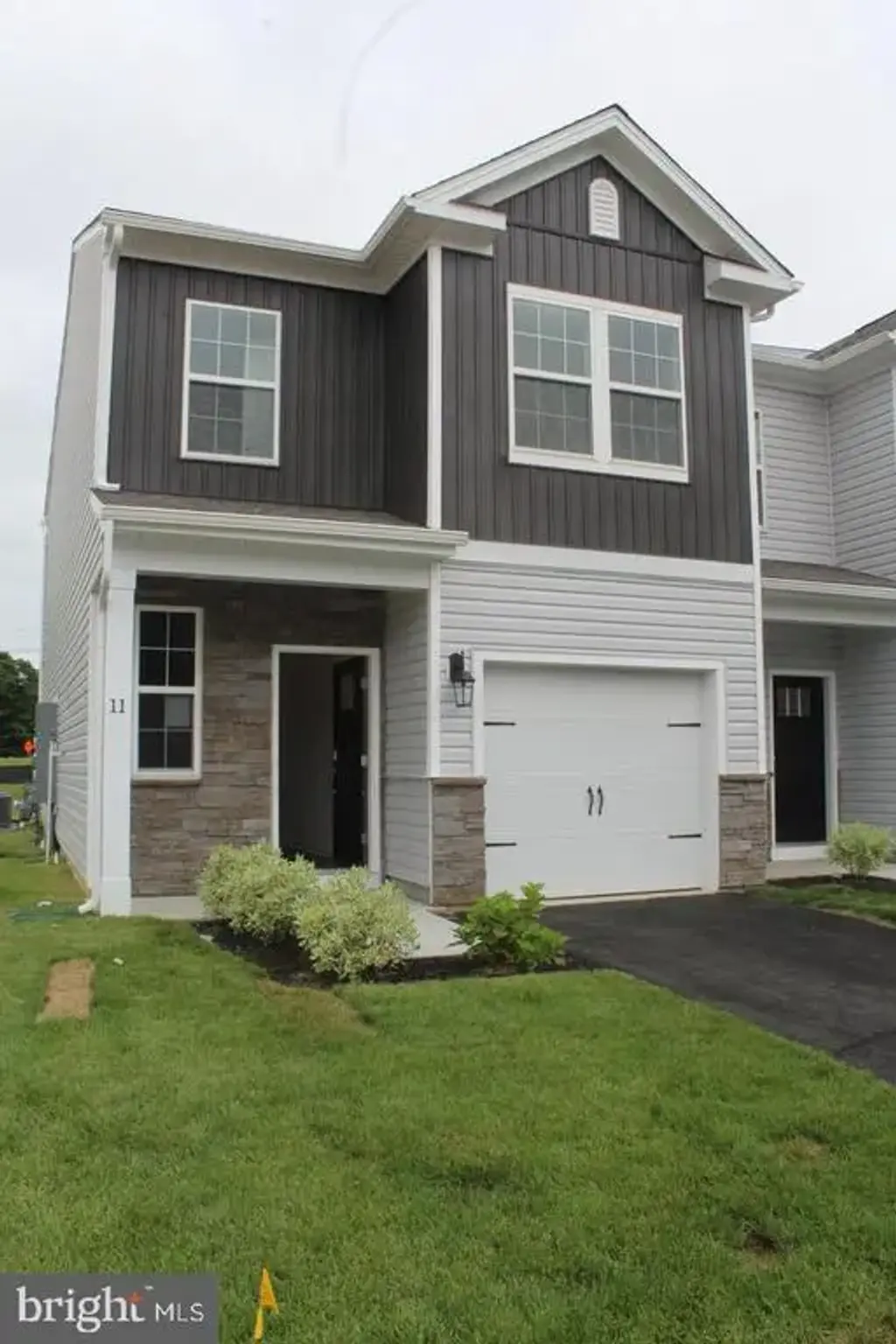 11 Katherine Dr, BURLINGTON