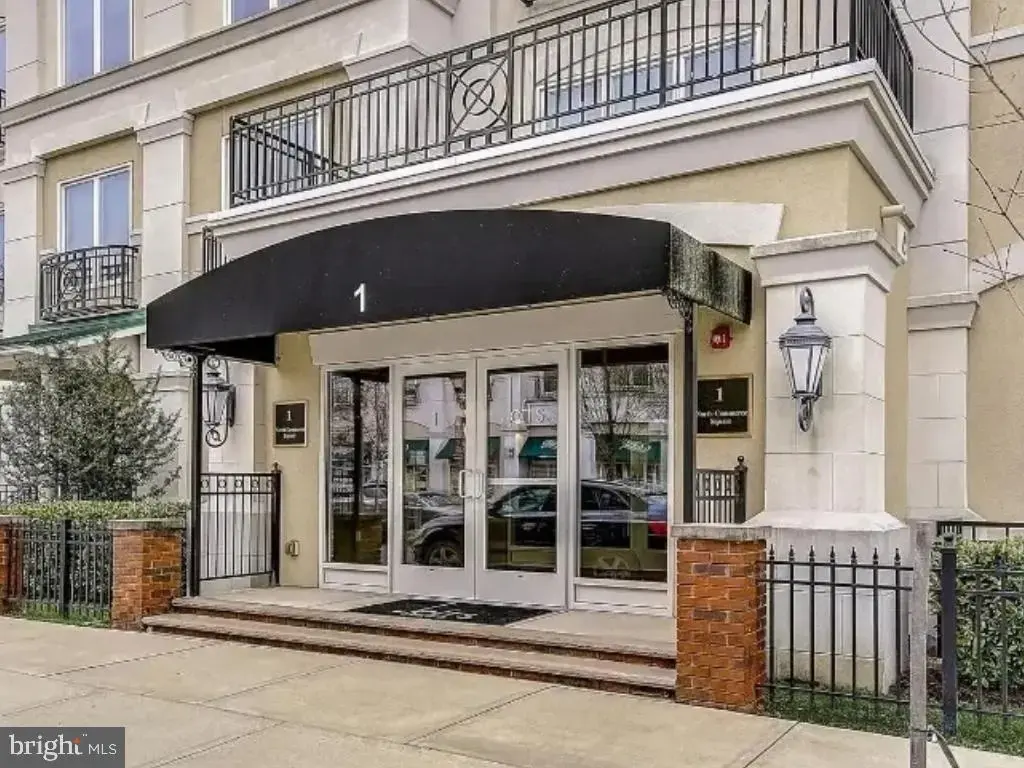 1 N Commerce Sq #301, ROBBINSVILLE