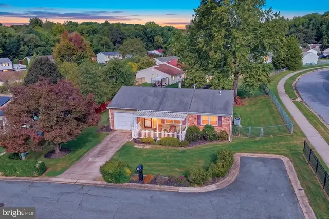 8 Renoir Ter, Newark