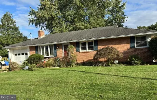 2018 Pineview Dr, York